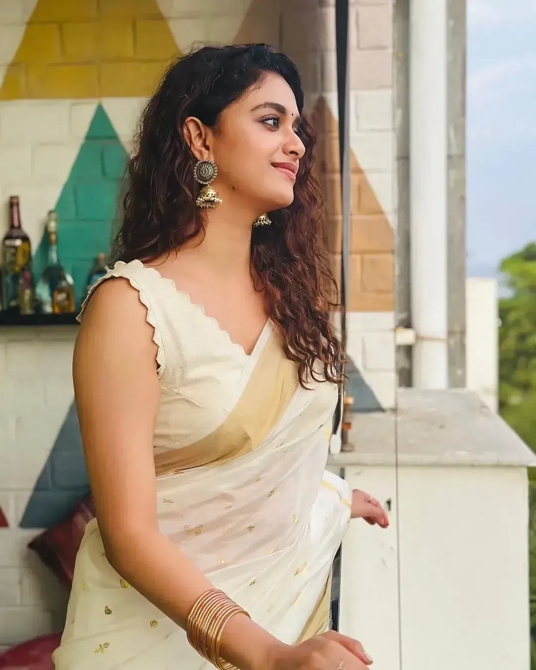 Kerala Actress Keerthy Suresh in Onam Special White Saree